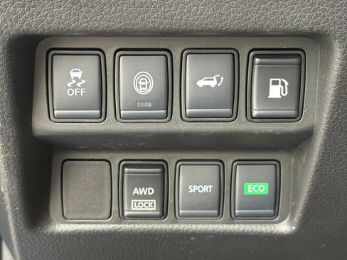 Used 2020 Nissan Rogue SV AWD/4WD image 4