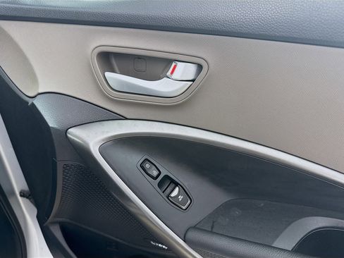 Used 2017 Hyundai Santa Fe Limited image 31