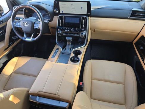 Certified 2025 Lexus LX 600 4WD w/ Appearance Package image 28