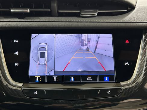 Used 2024 Cadillac XT6 Sport w/ Technology Package AWD/4WD image 9