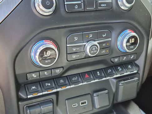 Used 2020 GMC Sierra 1500 Denali w/ Denali Ultimate Package image 33