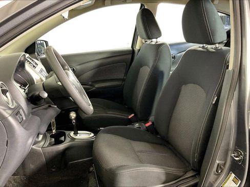 Used 2016 Nissan Versa SV image 34