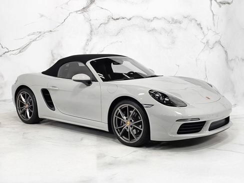 Used 2025 Porsche 718 Boxster RWD image 5