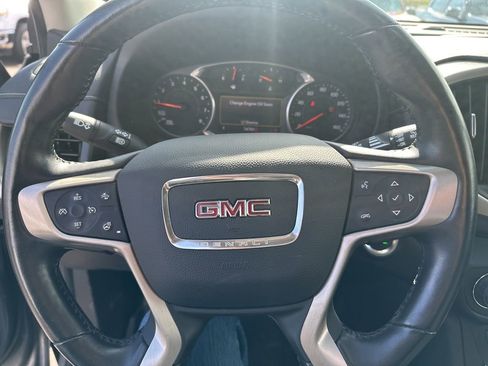 Used 2020 GMC Terrain Denali w/ Denali Premium Package AWD/4WD image 10