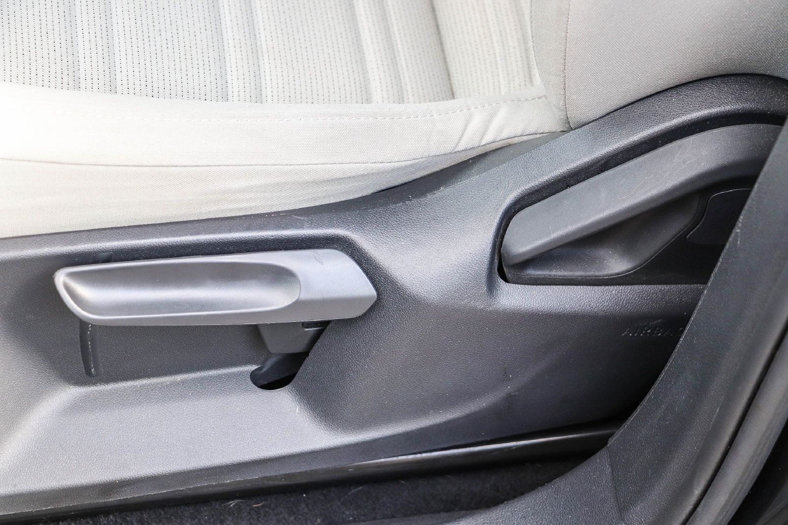 Used 2022 Volkswagen Tiguan S FWD image 21
