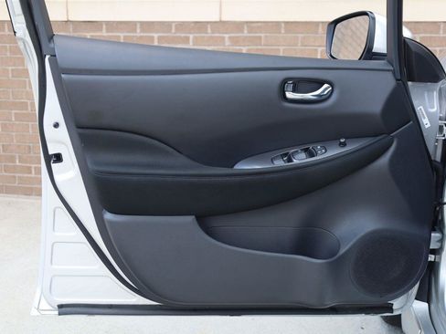 Used 2023 Nissan Leaf S FWD image 12