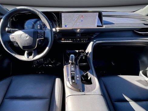 Used 2025 Toyota Crown Signia image 7