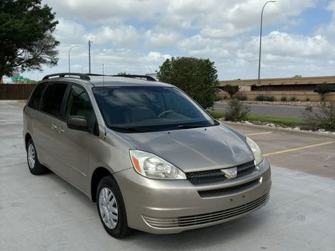 Used 2004 Toyota Sienna LE image 2