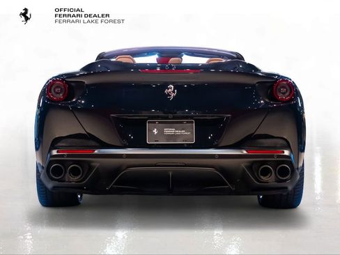 Used 2020 Ferrari Portofino image 11