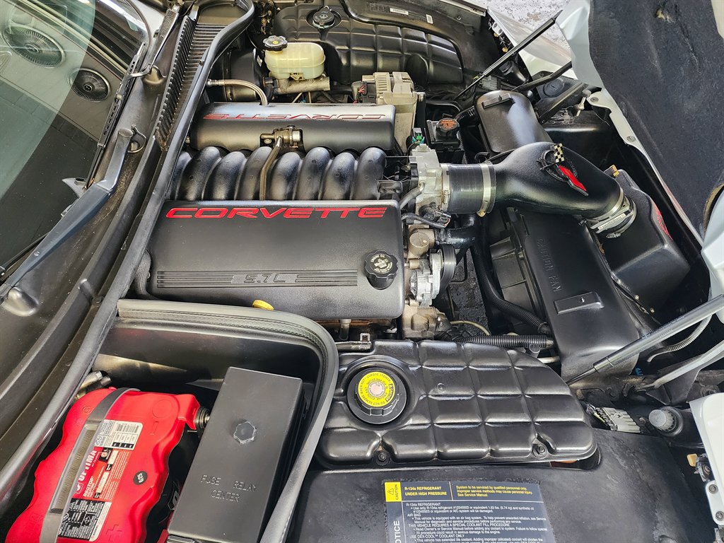 Used 1999 Chevrolet Corvette Convertible w/ Memory Pkg RWD image 29