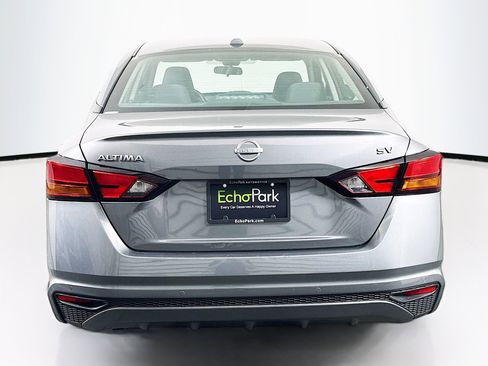 Used 2024 Nissan Altima 2.5 SV image 7