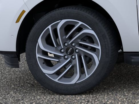 New 2026 Lincoln Navigator Premiere AWD/4WD image 19