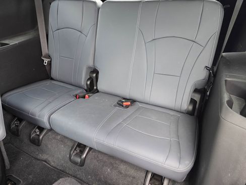 Used 2021 Buick Enclave Essence w/ LPO, Luxury Package FWD image 14