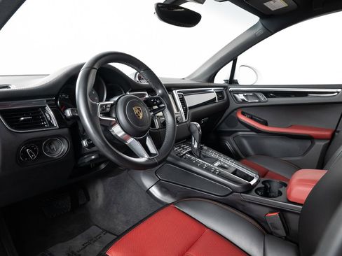 Used 2016 Porsche Macan S w/ Infotainment Package image 12