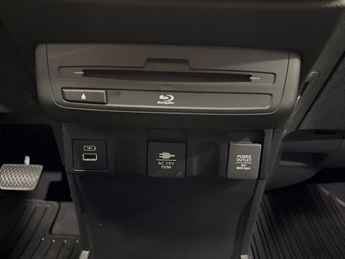 Used 2023 Honda Odyssey Touring image 19