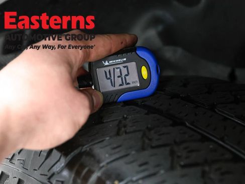 Used 2018 Jeep Wrangler Unlimited Sahara AWD/4WD image 23