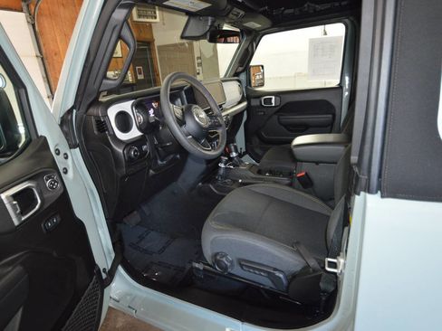 Used 2024 Jeep Wrangler Sport image 17
