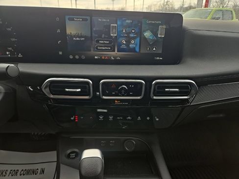 New 2026 Nissan Sentra SV w/ SV Convenience Package FWD image 16