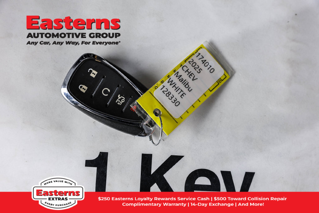 Used 2025 Chevrolet Malibu LT FWD image 27