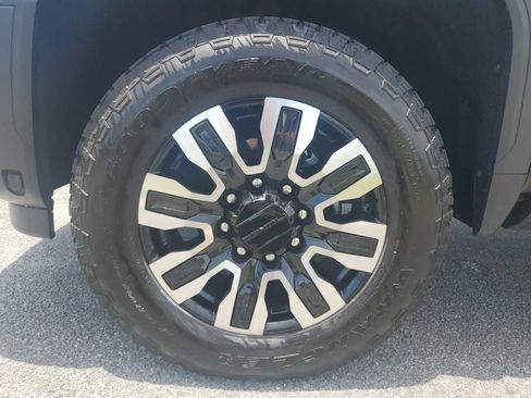 Used 2025 GMC Sierra 2500 Denali Ultimate AWD/4WD image 12