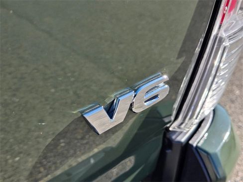 Used 2022 Toyota Tacoma TRD Off-Road image 6