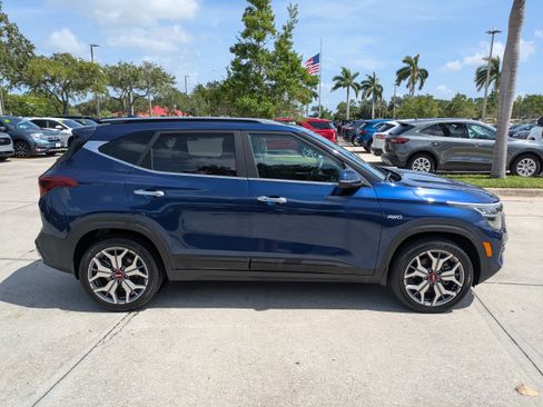 Used 2021 Kia Seltos SX AWD/4WD image 3