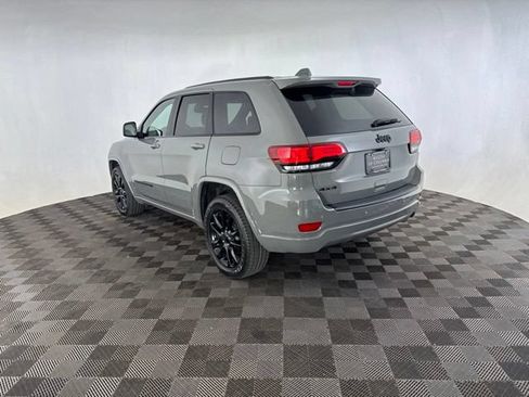 Used 2022 Jeep Grand Cherokee Laredo X AWD/4WD image 7