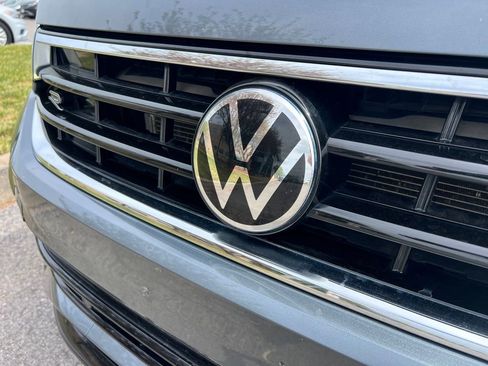 Used 2022 Volkswagen Tiguan SE R-Line FWD image 10