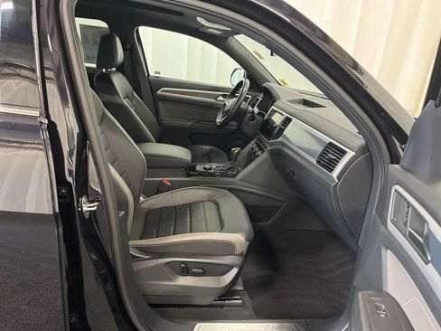 Used 2022 Volkswagen Atlas Cross Sport SEL Premium R-Line AWD/4WD image 20