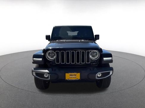 Used 2025 Jeep Wrangler Unlimited Sahara AWD/4WD image 4