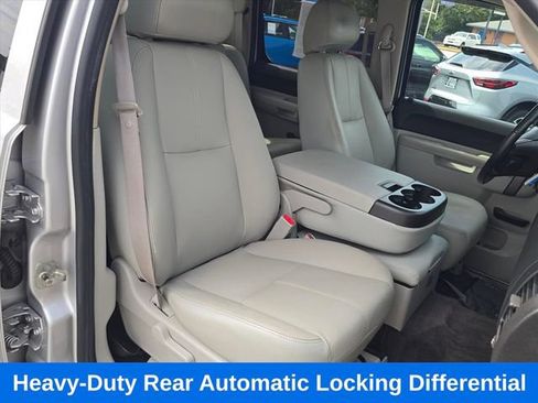 Used 2010 Chevrolet Silverado 1500 LT w/ Interior Plus Package RWD image 17
