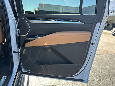 New 2026 Cadillac Escalade ESV Luxury w/ Touring Package image 16