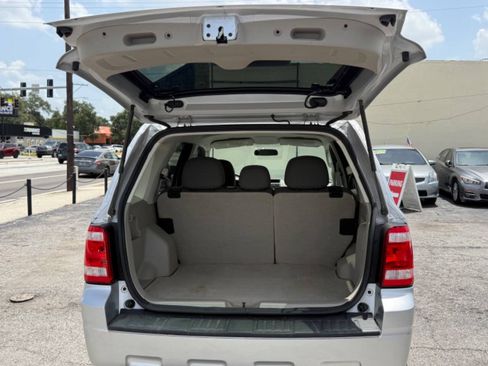 Used 2010 Ford Escape XLS AWD/4WD image 18