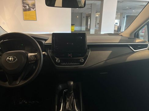 Used 2025 Toyota Corolla LE image 35
