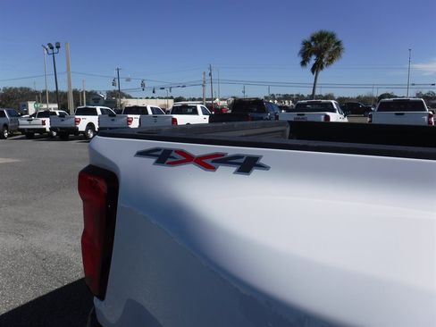 Used 2024 Chevrolet Silverado 3500 LT image 5