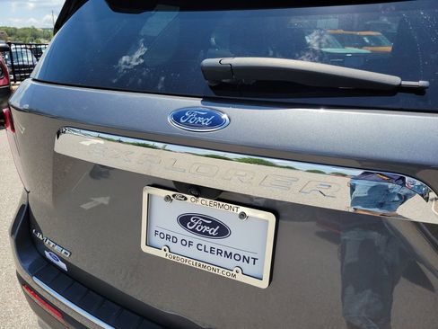 Used 2022 Ford Explorer Limited w/ Equipment Group 301A RWD image 8
