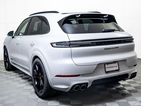 New 2026 Porsche Cayenne GTS image 3