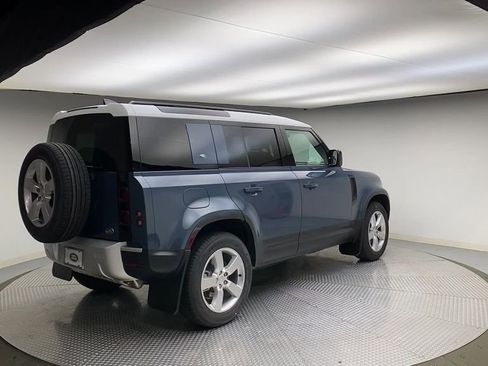 Used 2023 Land Rover Defender 110 SE AWD/4WD image 8