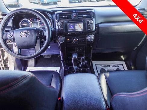 Used 2017 Toyota 4Runner TRD Off-Road Premium AWD/4WD image 4