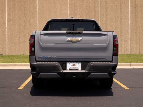 New 2025 Chevrolet Silverado EV LT image 6