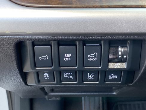 Used 2016 Subaru Outback 3.6R Limited AWD/4WD image 14