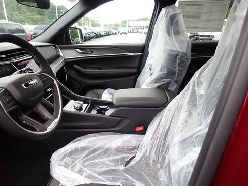 New 2025 Jeep Grand Cherokee Limited w/ Black Appearance Package image 12