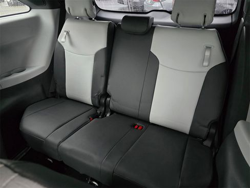 Used 2021 Toyota Sienna XSE w/ XSE Plus Package image 17