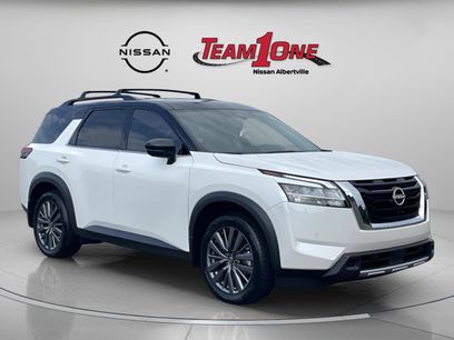 Used 2024 Nissan Pathfinder SL w/ SL Premium Package