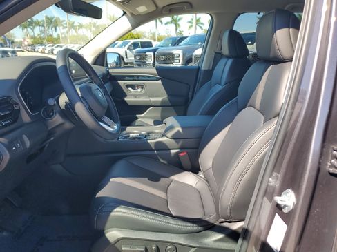 Used 2025 Honda Pilot EX-L image 14