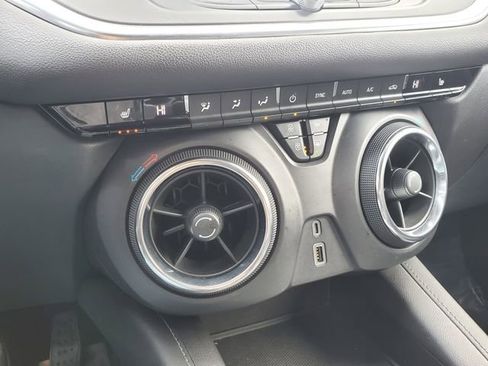 Used 2019 Chevrolet Blazer LT image 34