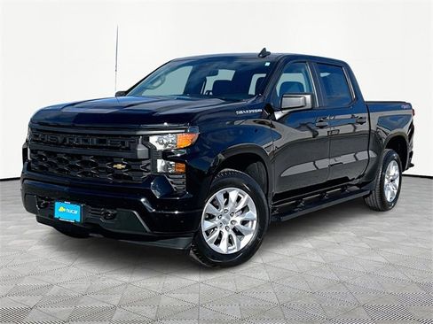 Used 2022 Chevrolet Silverado 1500 Custom image 3