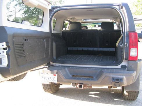 Used 2006 HUMMER H3 image 6