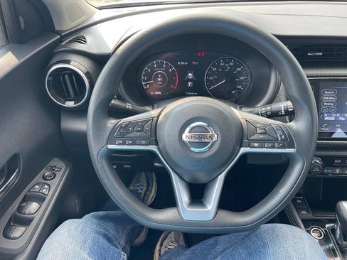 Used 2021 Nissan Kicks SV FWD image 17
