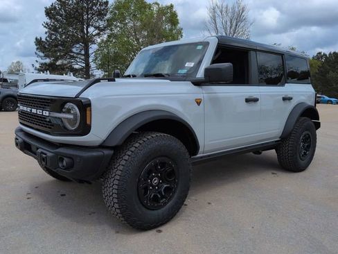 New 2026 Ford Bronco Badlands image 7